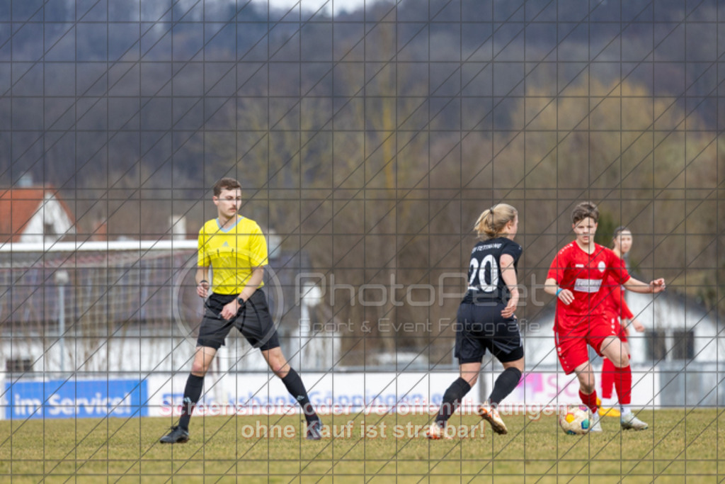 20250223_132754_0173 | #,1.FC Donzdorf (rot) vs. TSV Tettnang (schwarz), Fussball, Frauen-WFV-Pokal Achtelfinale, Saison 2024/2025, Rasenplatz Lautertal Stadion, Süßener Straße 16, 73072 Donzdorf, 23.02.2025 - 13:00 Uhr,Foto: PhotoPeet-Sportfotografie/Peter Harich