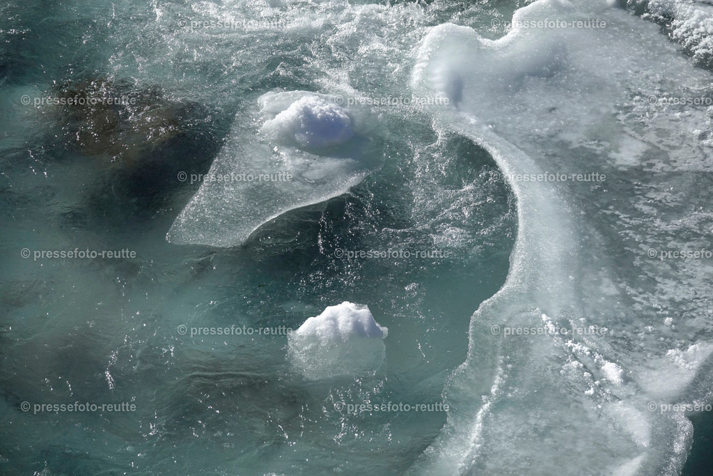 welltvi-Lechfluss-Winter_24Jan2019-Stockach_DSC2234 | Info aus dem Bezirk Reutte/Ausserfern Tirol sowie eine umfangreiche Bilddatenbank über die gesamte Region: Lechtal, Talkessel Reutte, Tannheimertal, Zwischentoren. Lech, Plansee, Zugspitze, Grenztunnel, B179, Fernpassstraße, Verkehr, Lawinen, Tradition, - Realisiert mit Pictrs.com