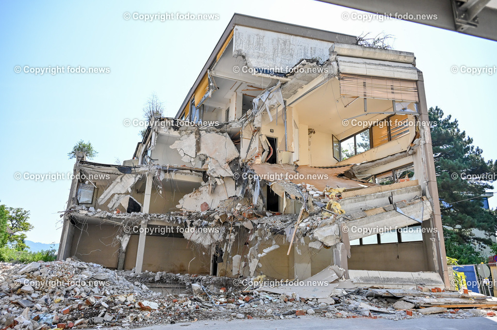 Linz_ Abbruchhaus Aubergstrasse_ 17.08.2023-13 | 17.08.2023, Linz, AUT, Aubergstrasse, Abbruchhaus, im Bild Linz, Abbruchhaus Aubergstrasse, Baustelle, Absperrung, gesperrt, Einsturzgefahr