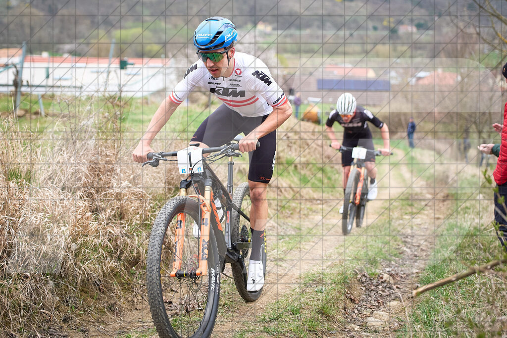 34. KTM Kamptal Trophy 1, FOIDL Maximilian (AUT), Men Elite, KTM FACTORY MTB TEAM vor 2, BARRET MAUNZ Maks Alfred (AUT), KTM FACTORY MTB TEAM | ZÖBING, Österreich – 2026-03-28: 34. KTM Kamptal Trophy1, FOIDL Maximilian (AUT), Men Elite, KTM FACTORY MTB TEAM vor 2, BARRET MAUNZ Maks Alfred (AUT), KTM FACTORY MTB TEAMFoto: © 2026 Martin Bihounek - MB Creative e.U.