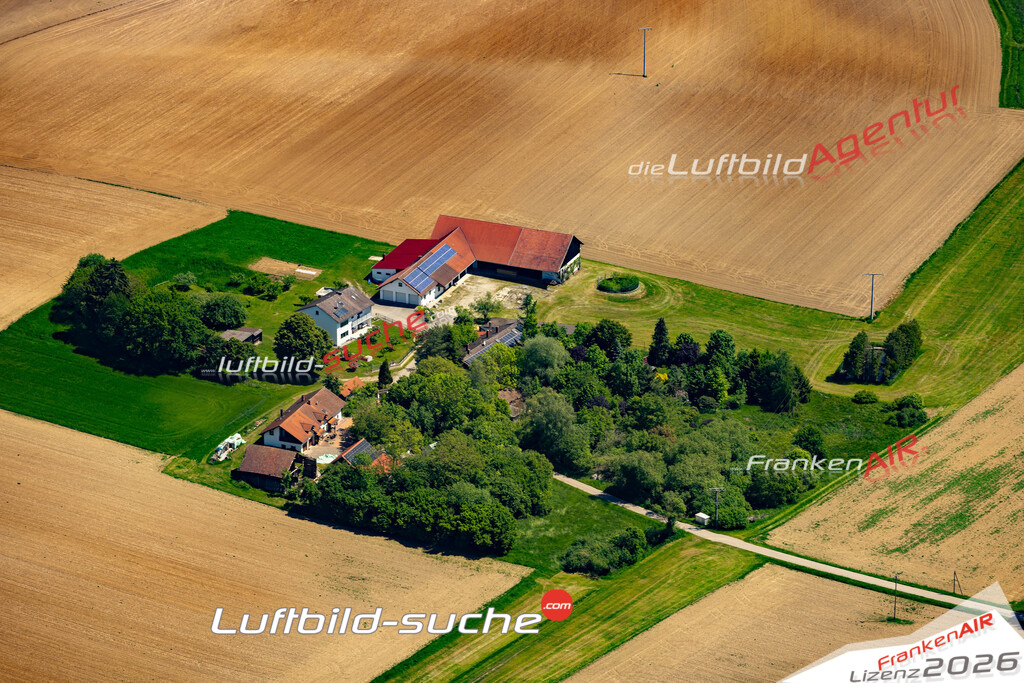 Das Luftbild zeigt : Leinbach Weng - Die Luftaufnahme wurde 2024 vom UL-Flugzeug aus erstellt ( keine Drohne ) - Hochauflösende Luftaufnahme - Für grossformatige Ausdrucke geeignet. Die Geschenkidee !Mit Lizenz und Bildrechte bestellbar