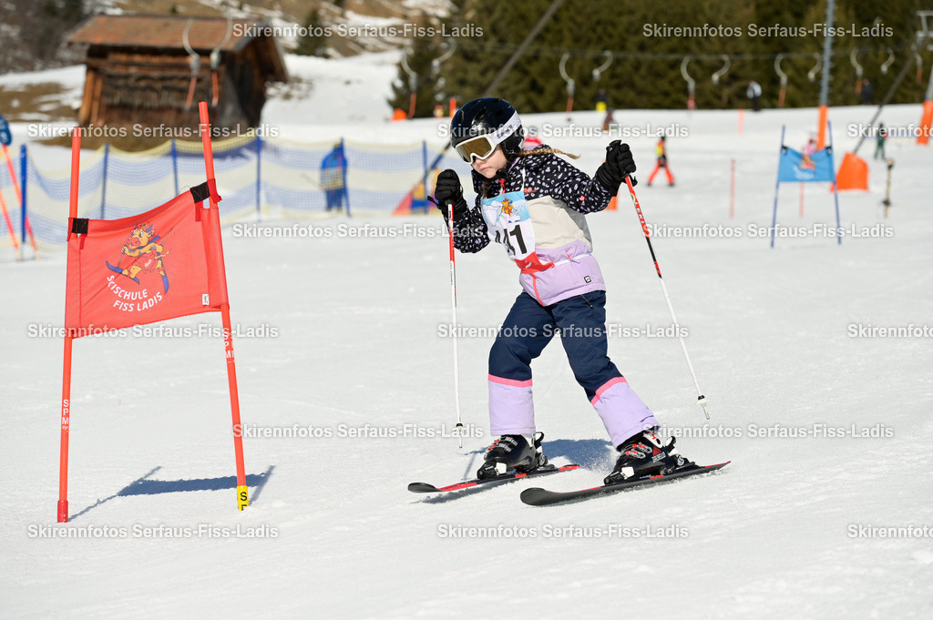 SRF_27.02.2026_314 | Skirennfotos,Serfaus,Fiss,Ladis,Kinderskirennen,Winter,Tirol,Oberland,skirace,SFL,feelfree,weil wir's genießen,ski,Ski,skifahren,Sonnenplateau, - Realisiert mit Pictrs.com