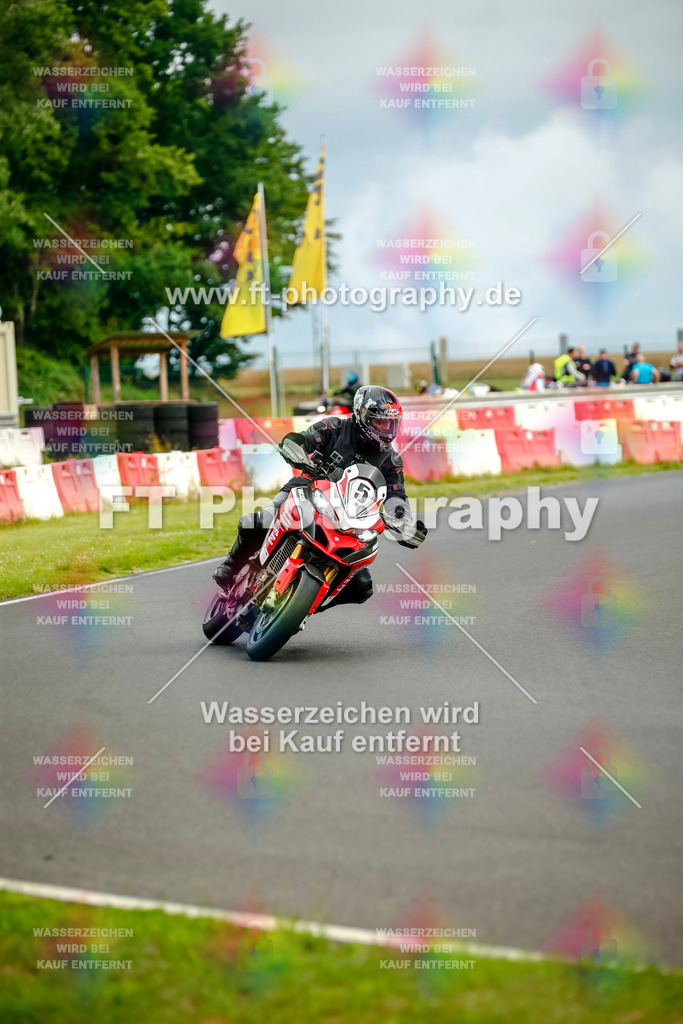 VBK-4417 | Hier findet Ihr Bilder von Touristenfahrten auf der Nürburgring Nordschleife oder von anderen Veranstaltungen die ich besucht habe. Viel Spass beim Durch Schauen 