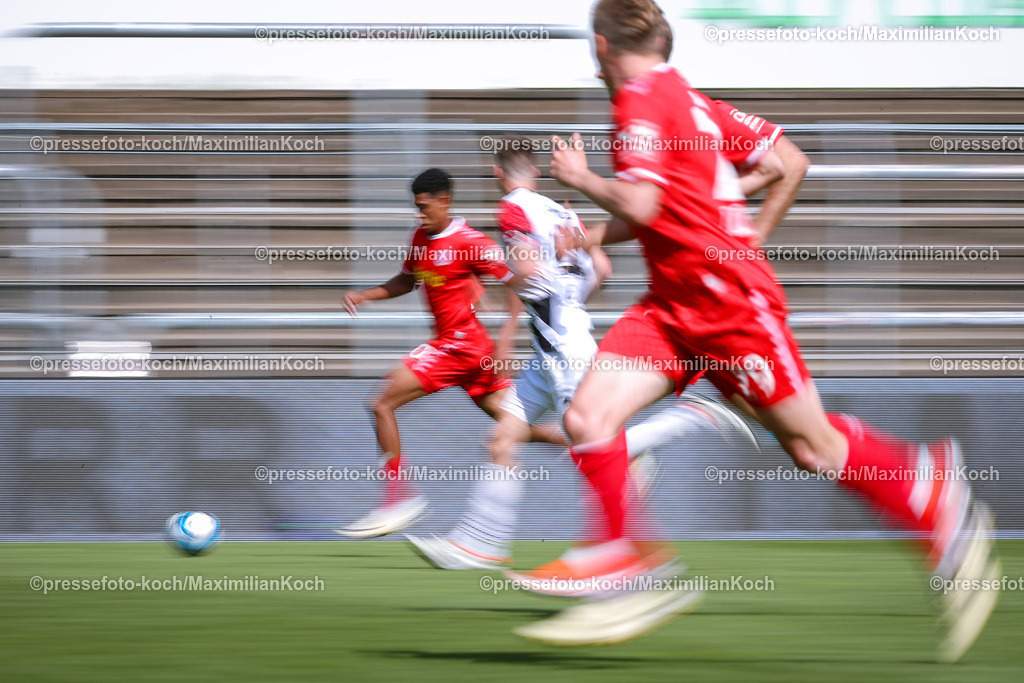 Koe3Liga11052401038 | 11.05.2024, Köln, Fußball, bwin 3. Liga Herren, Sportpark Höhenberg, 37. Spieltag, Saison 2023 2024, FC Viktoria Köln – Jahn Regensburg: Laufduell zwischen Noah Ganaus (Jahn Regensburg) und Moritz Fritz (Viktoria Köln). 
DFB regulations prohibit any use of photographs as image sequences and or quasi-video.