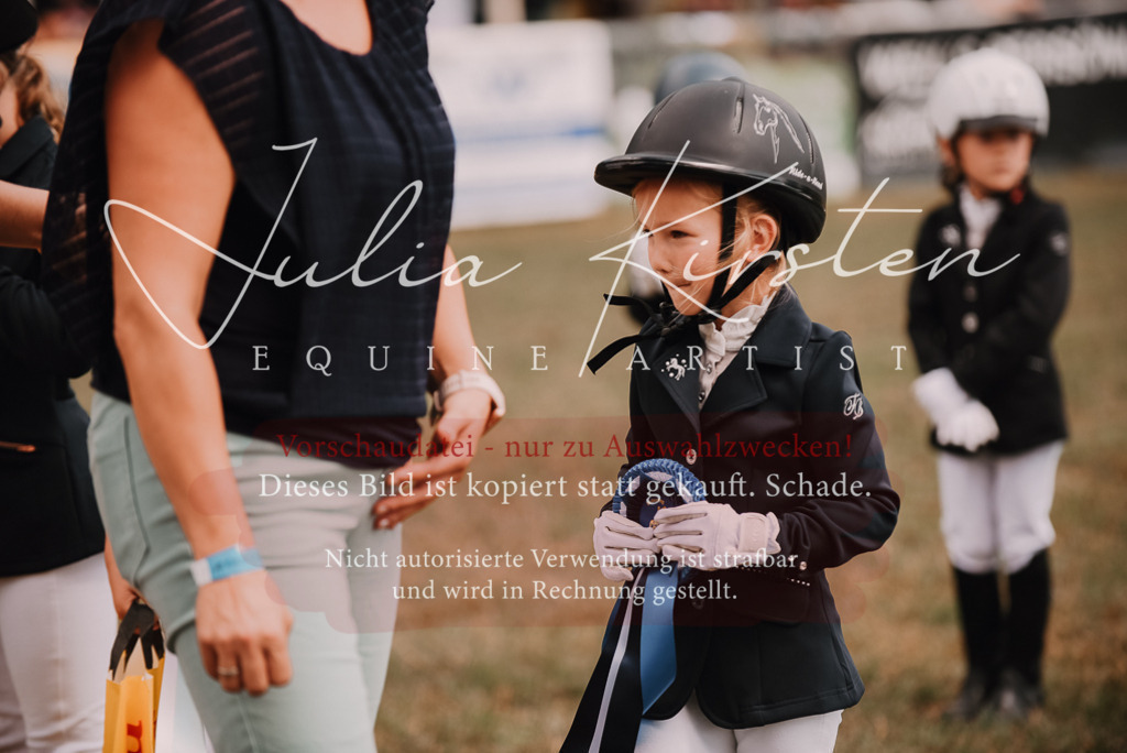 DSC_6380 | Pferde- und Turnierfotografie in Westsachsen. Pferdeportraits, Auftragszeichnungen und intuitive Kunst.