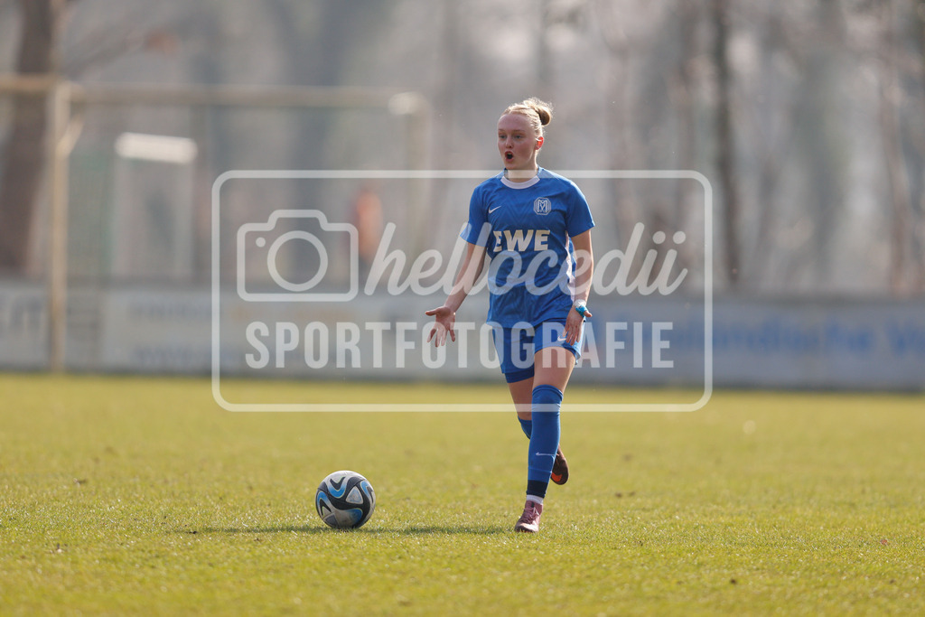 Fußball I Frauen I Saison 2025-2026 I Oberliga Niedersachsen I 15. Spieltag I SV Meppen 1912 e.v. U20 2 - BW Hollage -64 | Lotte Dijkhuizen (8, SV Meppen 1912 e.v.) - Realisiert mit Pictrs.com