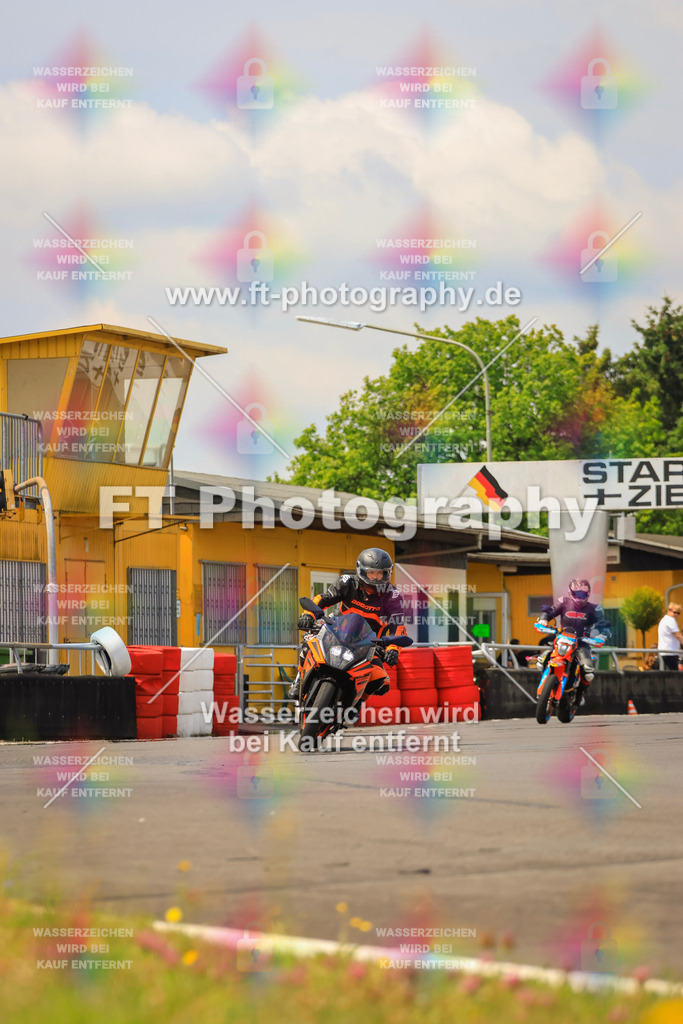 _DSK2436 | Hier findet Ihr Bilder von Touristenfahrten auf der Nürburgring Nordschleife oder von anderen Veranstaltungen die ich besucht habe. Viel Spass beim Durch Schauen 