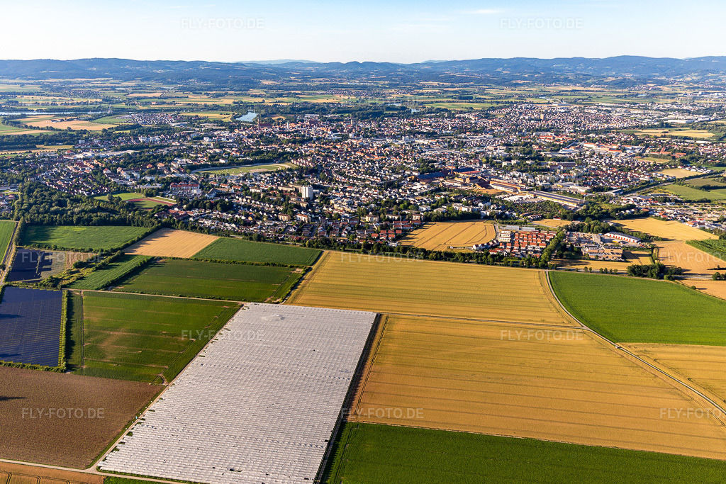 Luftbild:  in Straubing im Bundesland Bayern in Deutschland. Foto: IMG_133192.jpg vom 03.07.2022 durch Werner Riehm/FLY-FOTO.deStadt Straubing
