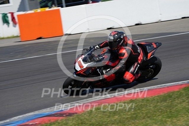 2025_04_28_PBK_12366 | Sportfotografie; SlowMotion; Video; Rennstrecke; Hafeneger; Speer; Racing; RSE; BMW; CBO; Trackday; Motorsportarena; Hockenheimring; Brno; Most; Barcelona; Valencia