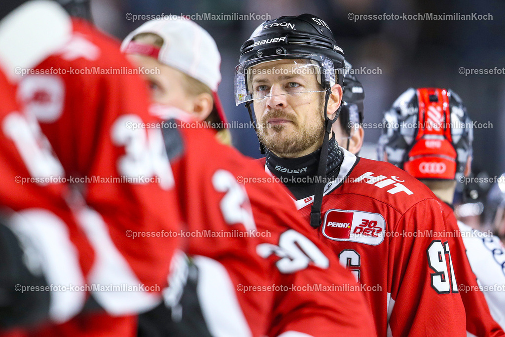 KoeDEL14032402109 | 14.03.2024, Köln, Eishockey, Penny DEL, Pre-Playoffs Spieltag 3, Lanxess-Arena, Kölner Haie - ERC Ingolstadt: Moritz Müller (Kölner Haie)