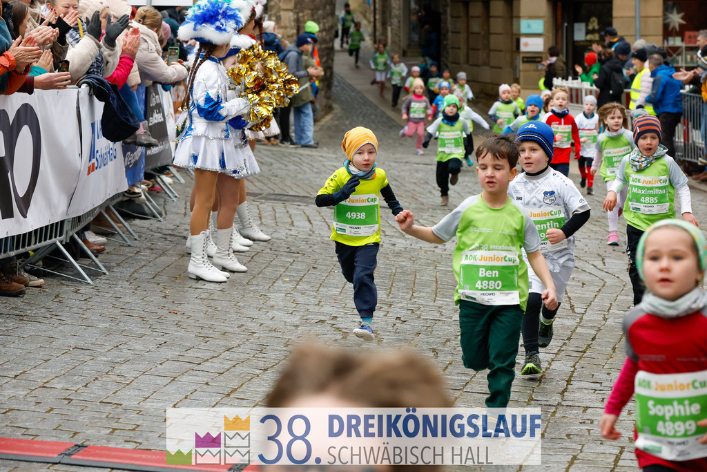 400m AOK Junior Cup | 3 Koenigslauf 2024 400m AOK Junior Cup - Realisiert mit Pictrs.com