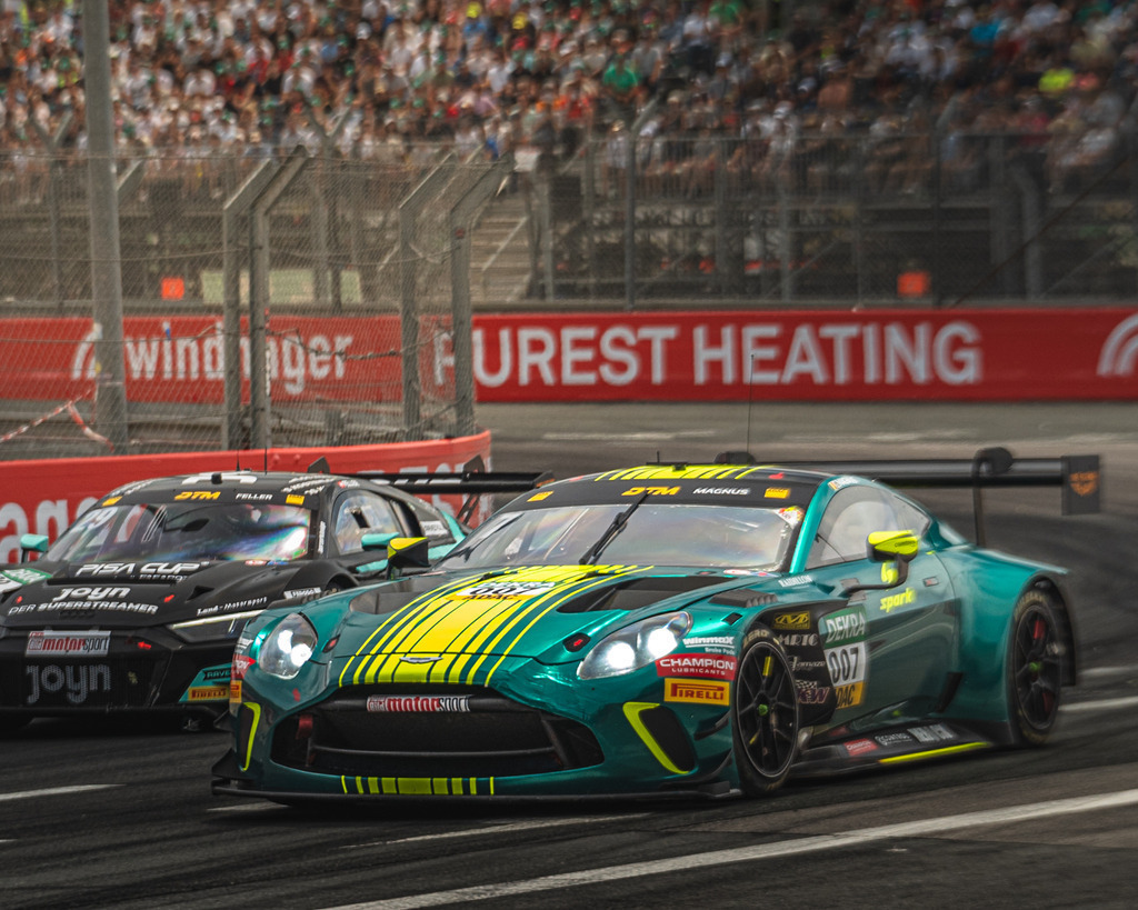 TXO06043 | Exklusive Motorsport-Fotografie aus Leipzig von TXO Media – für Rennfahrer, Teams & Sponsoren. Sausemuth liefert starke Bilder, die Emotion zeigen. Jetzt buchen & glänzen! - Realisiert mit Pictrs.com