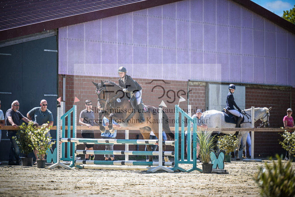 DOS_0723 | Entdecke hochwertige Reitturnierfotos von Foto Oger. Professionell, emotional und authentisch – jetzt Lieblingsmomente im Shop bestellen.Deutschlandweite Turnierfotografie. - Realisiert mit Pictrs.com
