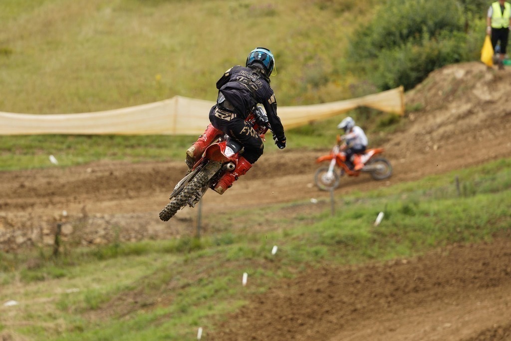 Motocross_Gerstetten_250802_5705 | Fotopresso – Sportfotografie in Heidenheim & Umgebung. Professionelle Sportfotografie für unvergessliche Momente. Dynamische Action-Shots, emotionale Szenen & hochwertige Bilder. - Realisiert mit Pictrs.com