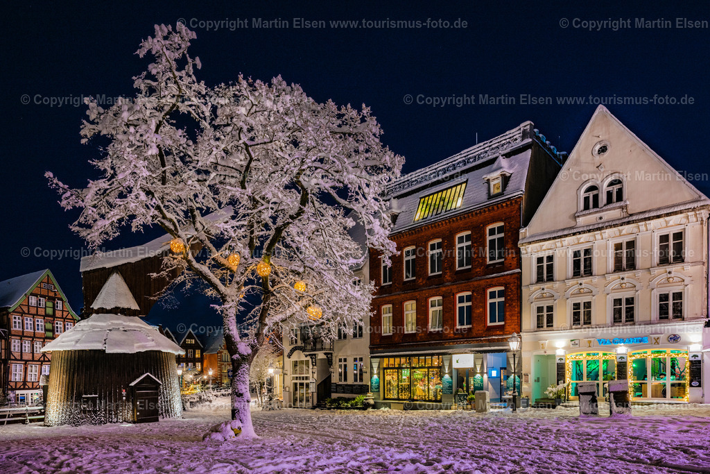 Stade Fischmarkt Altstadt Winter Schnee_ELS_2434030126 | Fotos aus den Touristenorten aus Norddeutschland. - Realisiert mit Pictrs.com