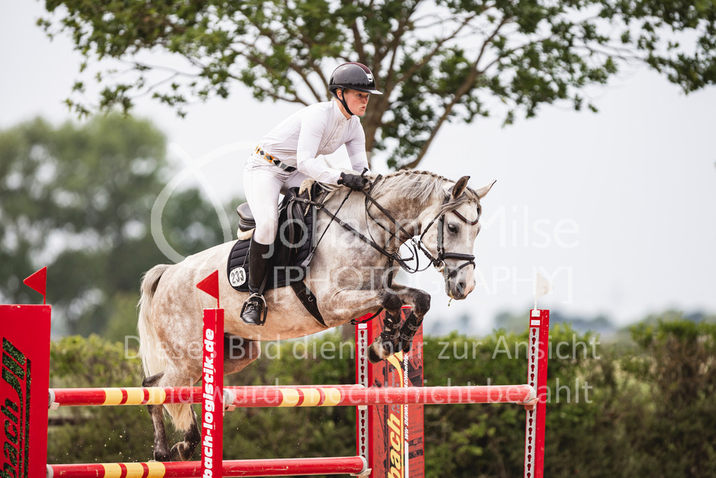 250622_Lemwerder_M2-SprmstAnf-812 | Deine schönsten Turniermomente als professionelle Fotos! Entdecke hochwertige Pferdesport-Fotografie im Online-Shop. Jetzt Fotos finden & bestellen!