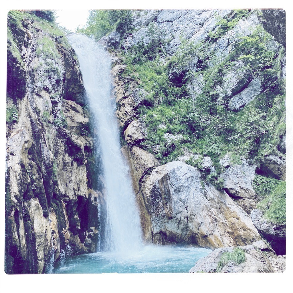 Wasserfall | BILDER AN DIE WAND                                                verschönern sie ihr Büro, ihre Praxis oder ihre viel Wände zu Haus  - Realisiert mit Pictrs.com