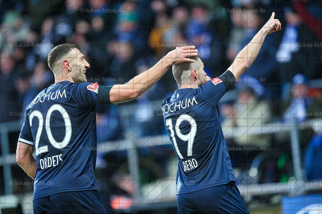 22. Dezember 2024 | VfL Bochum – FC Heidenheim | Zum Jahresabschluss gelang dem VfL Bochum der erste Saisonsieg. Das Duell mit Heidenheim wurde 2:0 gewonnen - Realisiert mit Pictrs.com