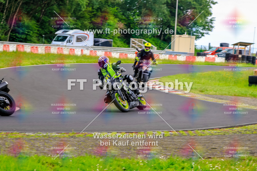 VBK-7690 | Hier findet Ihr Bilder von Touristenfahrten auf der Nürburgring Nordschleife oder von anderen Veranstaltungen die ich besucht habe. Viel Spass beim Durch Schauen 