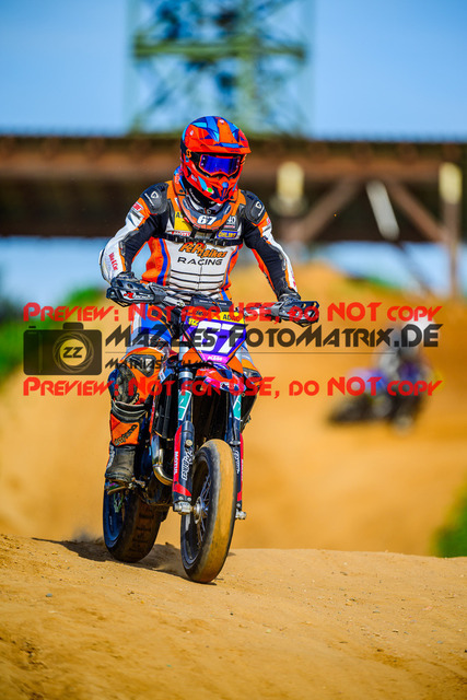 MaZZes_FotoMatrix_240511_6007705_9476 | UE40