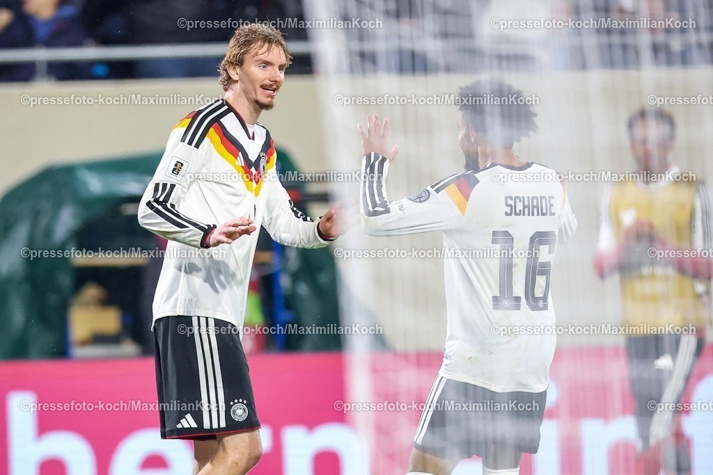 DFB14112501117 | 14.11.2025, Fußball, Länderspiel, WM-Qualifikation Europa, Deutschland - Luxemburg, Stade de Luxembourg (Croix de Gasperich, Luxemburg), 9. Spieltag, Saison 2025 2026: Torjubel nach dem Tor zum 2:0 durch Torschütze Nick Woltemade (GER #11)  zusammen mit Kevin Schade (GER #16)   Regulations prohibit any use of photographs as image sequences and or quasi-video.