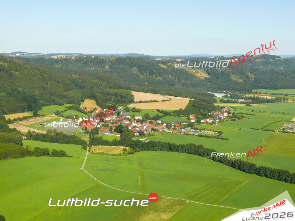 Die Luftaufnahme Losau - Rugendorf wurde vom UL-Flugzeug (keine Drohne) aus fotografiert.Hohe Druck- Auflösung-die Geschenkidee!