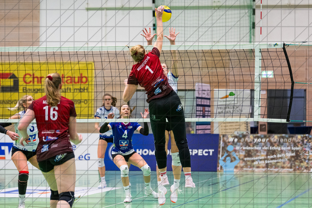 2. VBLF Nord 25/26 | Spiel 4065 | VC Osnabrück vs. TUSA City Girls Düsseldorf | Rothfuchs, Lisa (TUSA City Girls Düsseldorf #1) im Angriff.//  10.01.26: 2. VBLF Nord 25/26 | Spiel 4065 | VC Osnabrück vs. TUSA City Girls Düsseldorf / Osnabrück / Deutschland  //   CREDIT:www.bullenfotos.de, Martin König, Hörner Weg 40, D-49078 Osnabrück, +4917663732967 // Nutzung und Weitergabe nur zu den vereinbarten Zwecken. Presseanfragen an Ersteller. Alle Rechte beim Ersteller. Honorierung nach MFM. - Realisiert mit Pictrs.com