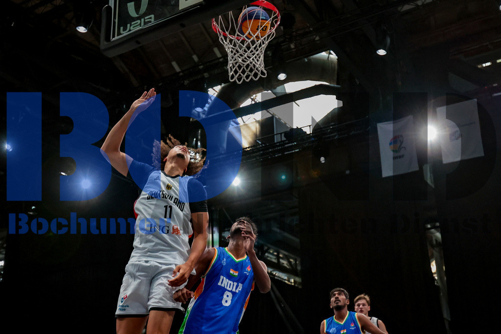 SES_TTG3X320250718-2028 | bond - Realisiert mit Pictrs.com