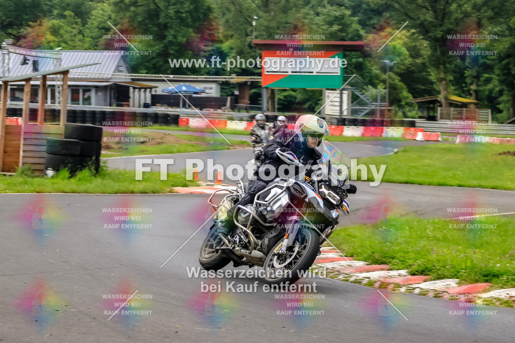 VBK-6407 | Hier findet Ihr Bilder von Touristenfahrten auf der Nürburgring Nordschleife oder von anderen Veranstaltungen die ich besucht habe. Viel Spass beim Durch Schauen 