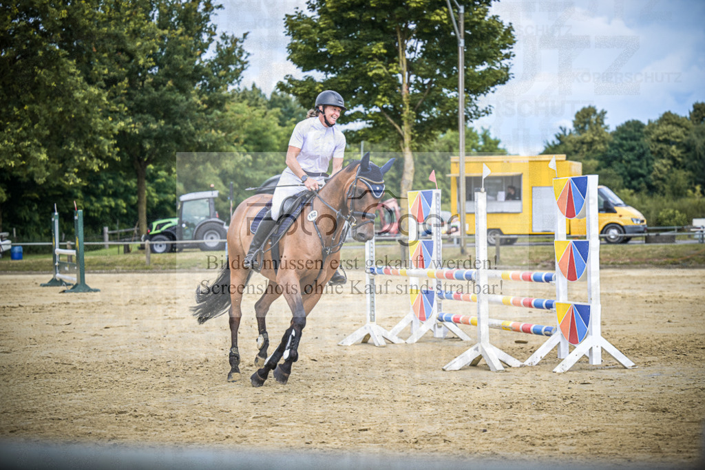 DOS_6529 | Entdecke hochwertige Reitturnierfotos von Foto Oger. Professionell, emotional und authentisch – jetzt Lieblingsmomente im Shop bestellen.Deutschlandweite Turnierfotografie. - Realisiert mit Pictrs.com