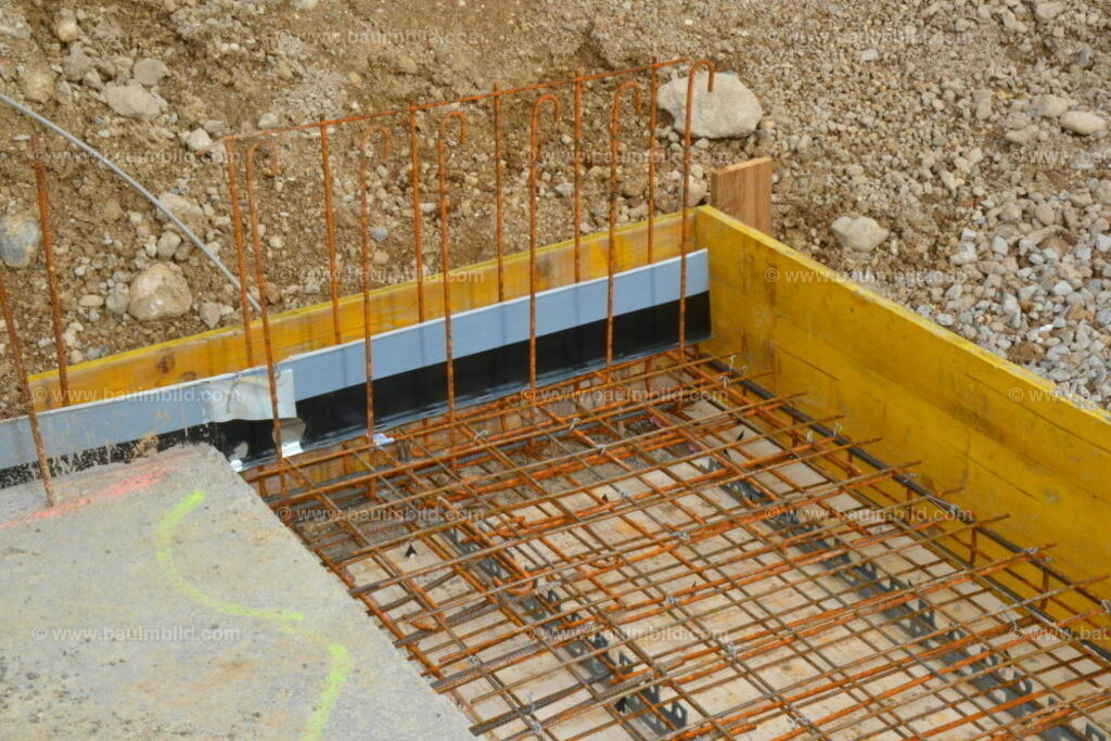 bib-lg04-betonarbeiten-0556 | Nach LV-Leistungsgruppen sortierte Detailfotos über den Bau eines Hauses. Alle Hausbau-Bilder direkt vom Urheber und Autor der Website Haus-Selber-Bauen.com