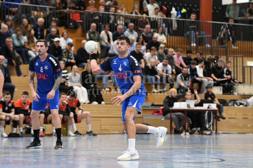 HC Deggendorf : SG Moosburg | HC Deggendorf : SG MoosburgValentin Lotos (Kapitän HC Deggendorf) - Realisiert mit Pictrs.com