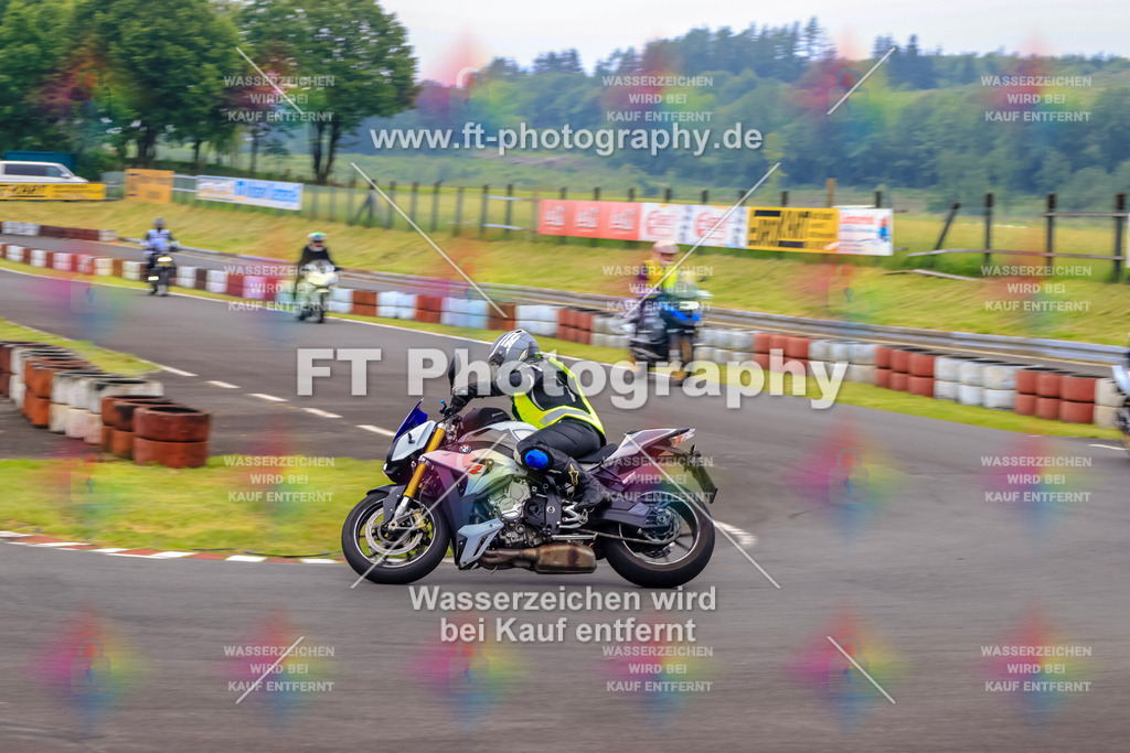 OBK-5663 | Hier findet Ihr Bilder von Touristenfahrten auf der Nürburgring Nordschleife oder von anderen Veranstaltungen die ich besucht habe. Viel Spass beim Durch Schauen 