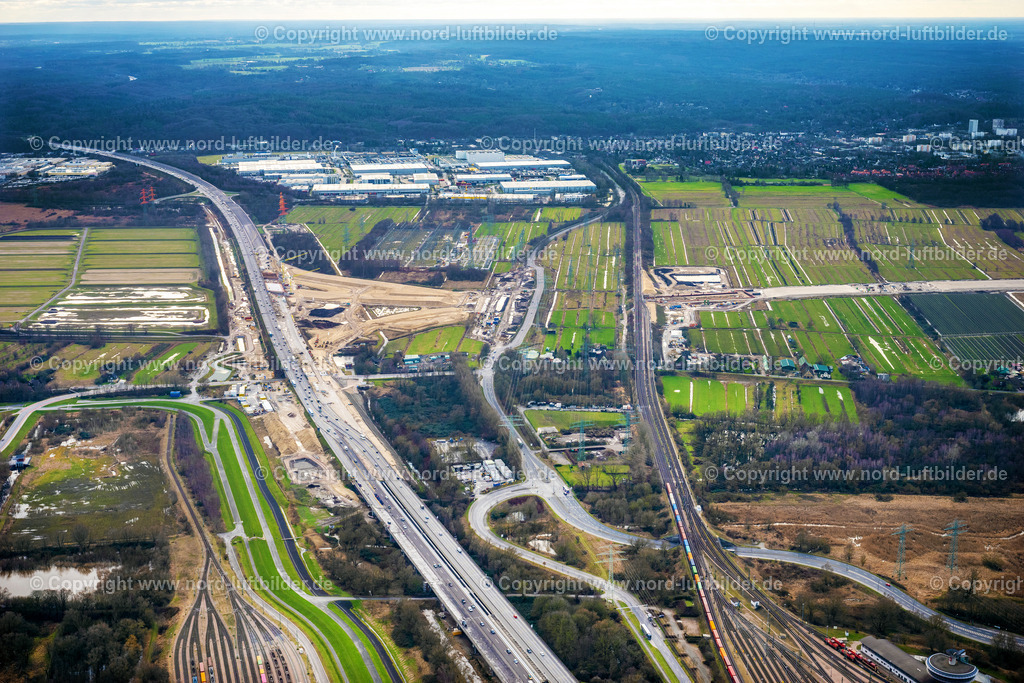 Hamburg_Autobahn_Anschlussstelle_A26_A7_Baustelle_Sandpolster_ELS_3205040223 | HAMBURG 04.02.2023 Autobahn- Baustelle mit Erschließungs- , Aufschüttungs- und Erdarbeiten entlang der Trasse und des Streckenverlaufes " Anschußstelle A26 A7 " in Hamburg, Deutschland. Weiterführende Informationen bei: Die Autobahn GmbH des Bundes Niederlassung Nord. // Motorway- Construction site with earthworks along the route and of the route of the highway " Anschussstelle A26 A7 " in Hamburg, Germany. Further information at: Die Autobahn GmbH des Bundes Niederlassung Nord. Foto: Martin Elsen