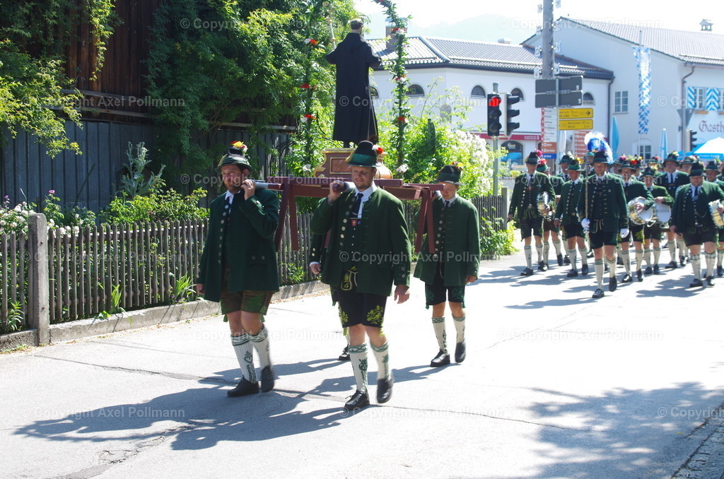 IMGP4081 | fotografiert von Axel PollmannLeonhardi Wallfahrt Benediktbeuern und Murnau, Fronleichnam, Fasching, Landschaft im Loisachtal und Benediktbeuern  - Realisiert mit Pictrs.com