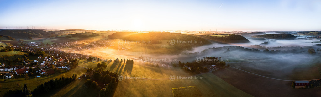 Blick über Schnittlingen am Nebel-Morgen | löwenblicke | shop