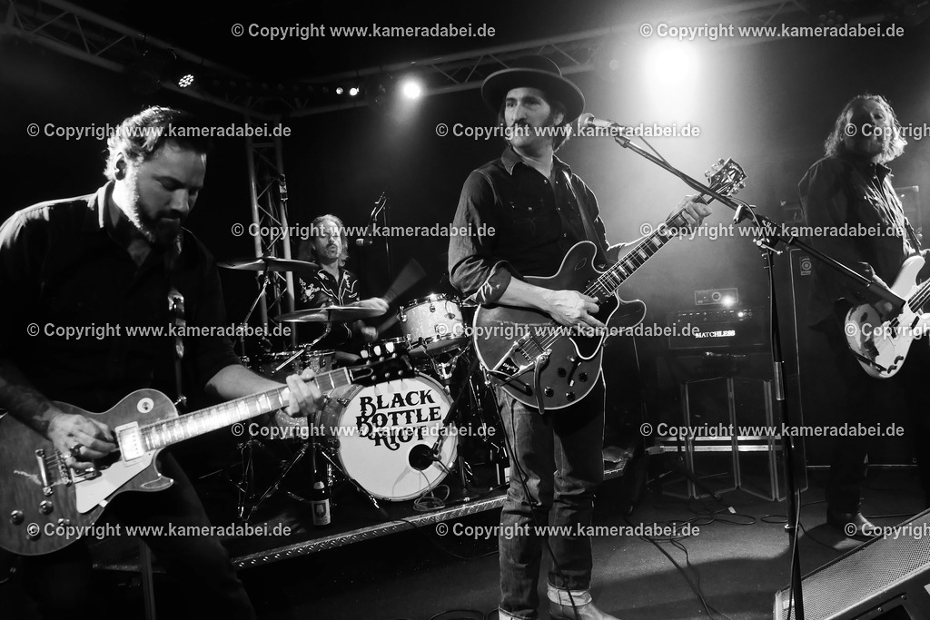 Konzert : Black Bottle Riot am 14.11.2025 im Rare Guitar in Münster | Konzert : Black Bottle Riot am 14.11.2025 im Rare Guitar in Münster - Realisiert mit Pictrs.com