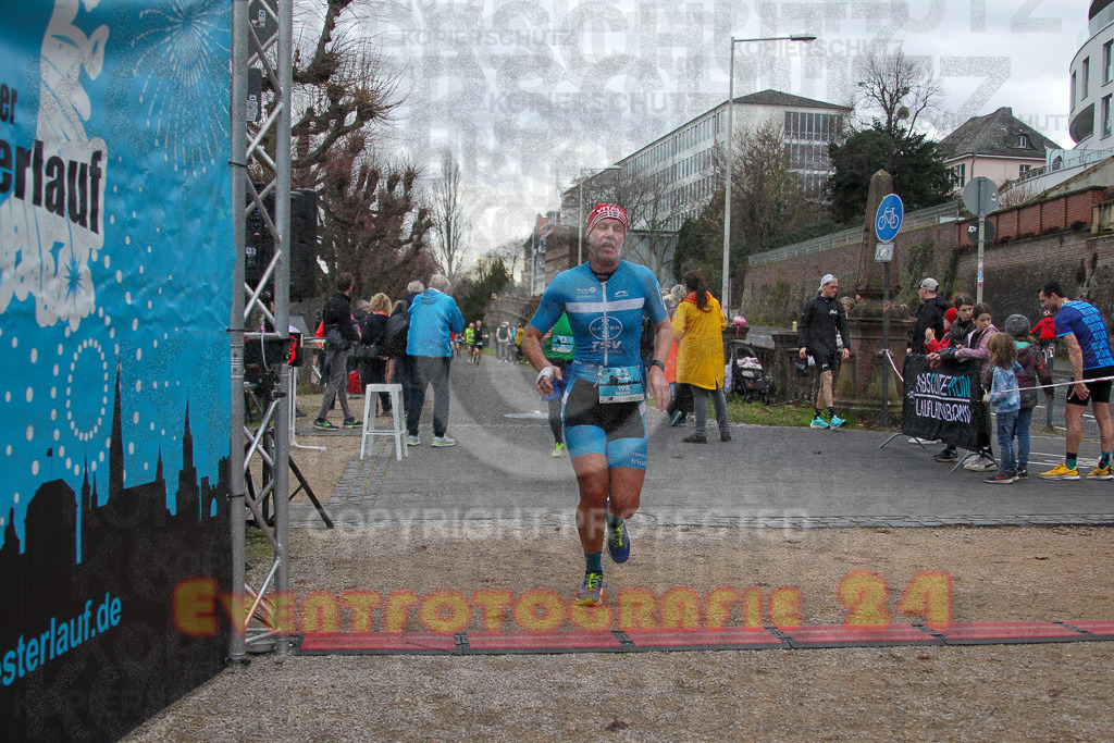 221231_1157_EV4_8147 | Sportfotografie im Rhein-Sieg Kreis, Köln, Bonn, NRW, Rheinland Pfalz, Hessen, etc. Unser Tätigkeitsfeld umfasst den Laufsport vom Volkslauf über den Marathon, Duathlon, Triathon bis zum Ultralauf wie Kölnpfad Ultra oder Schindertrail.