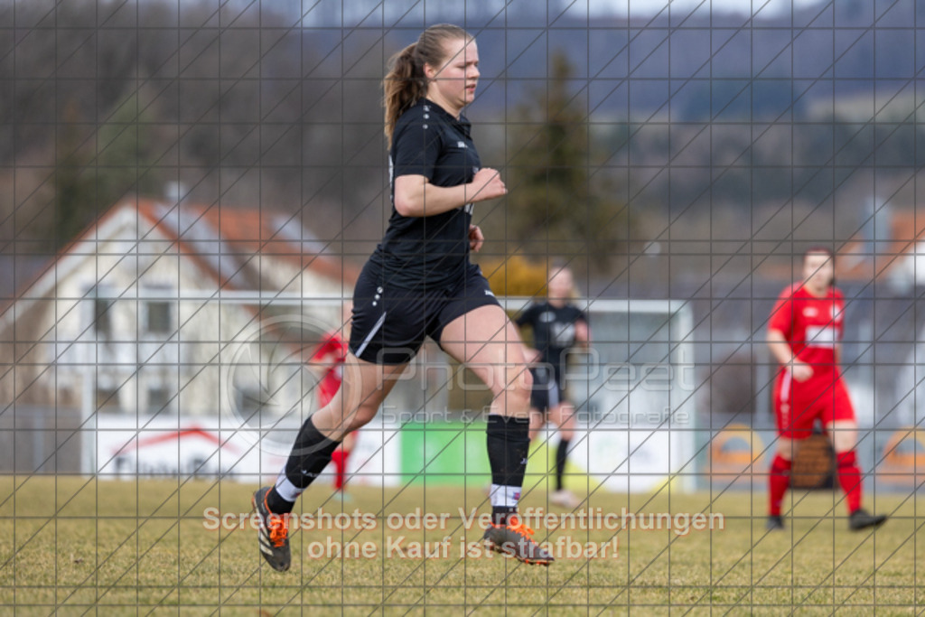 20250223_133842_0301 | #,1.FC Donzdorf (rot) vs. TSV Tettnang (schwarz), Fussball, Frauen-WFV-Pokal Achtelfinale, Saison 2024/2025, Rasenplatz Lautertal Stadion, Süßener Straße 16, 73072 Donzdorf, 23.02.2025 - 13:00 Uhr,Foto: PhotoPeet-Sportfotografie/Peter Harich