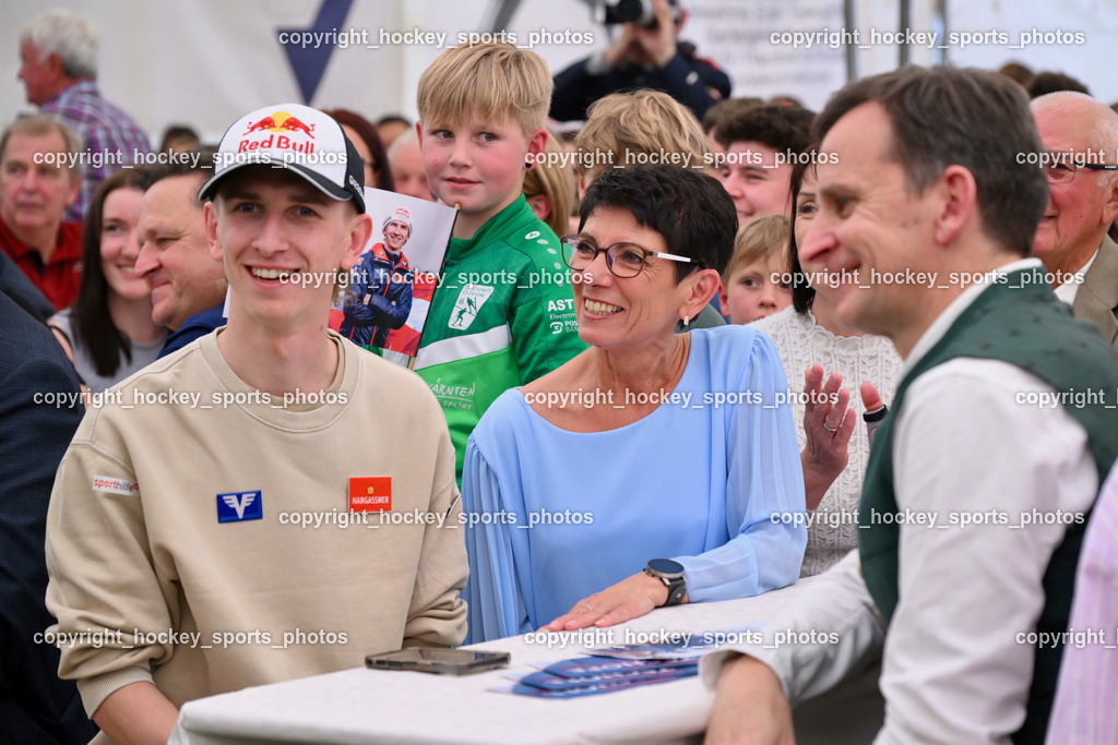 Empfang Daniel Tschofenig | Einzug Daniel Tschofenig, Mama Monika Tschofenig, Papa Gerhard Tschofenig, Empfang Daniel Tschofenig, Empfang Daniel Tschofenig am 10.05.2025 in Hohenthurn (Mehrzweckhaus Hohenthuurn), Austria, (Photo by Bernd Stefan)