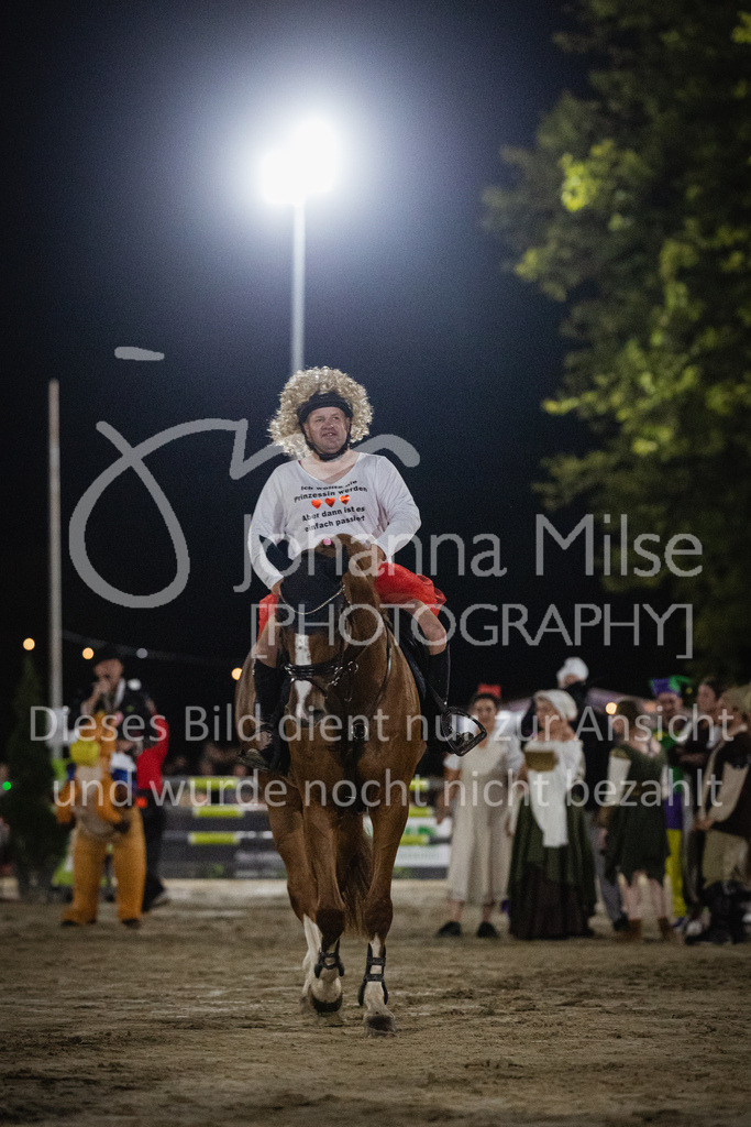 230827_Delbrueck_Kostuem-783 | Deine schönsten Turniermomente als professionelle Fotos! Entdecke hochwertige Pferdesport-Fotografie im Online-Shop. Jetzt Fotos finden & bestellen!