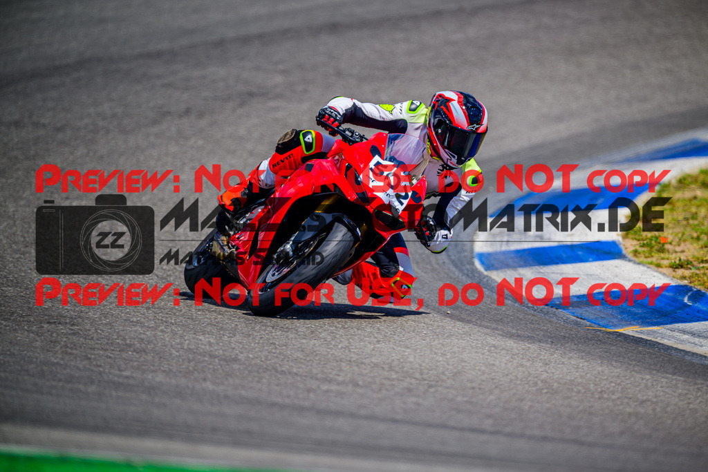 MaZZes_Fotomatrix_20250628_6007705_4606-2 | WEISS