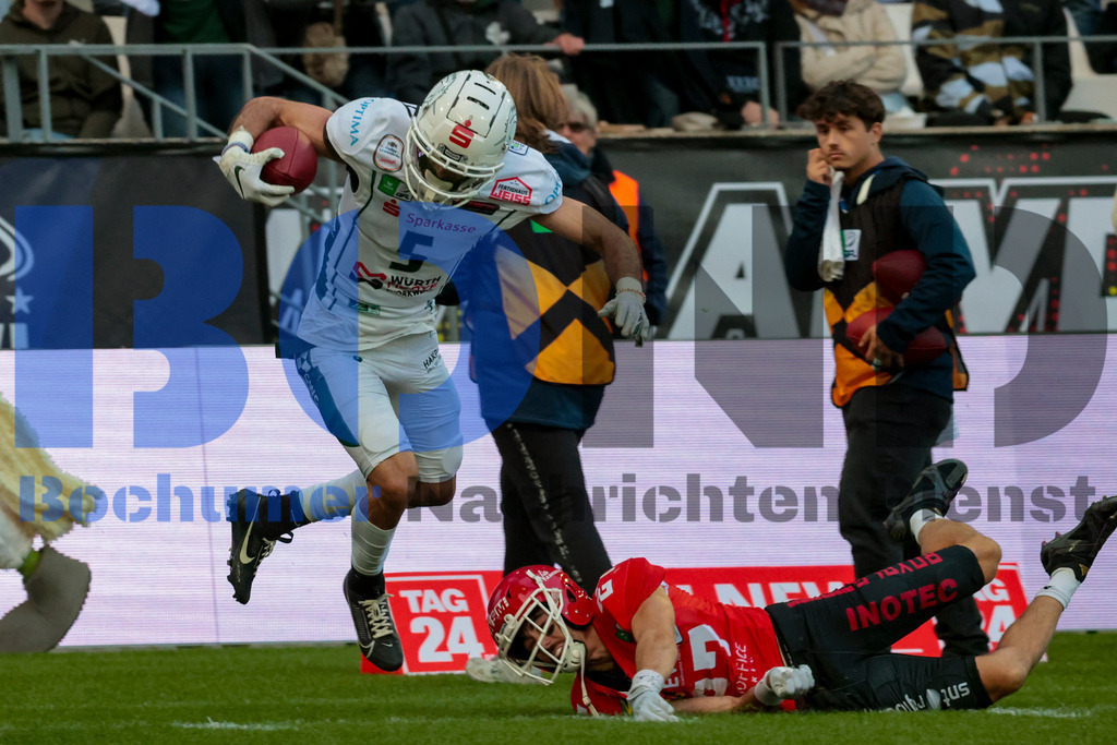  14.10.2023 - 
 | Sebastian Sendlak / Bochumer Nachrichtendienst (BOND) - GFL-Bowl 2023: Schwaebisch Hall Unicorns vs. Potsdam Royals - Realisiert mit Pictrs.com