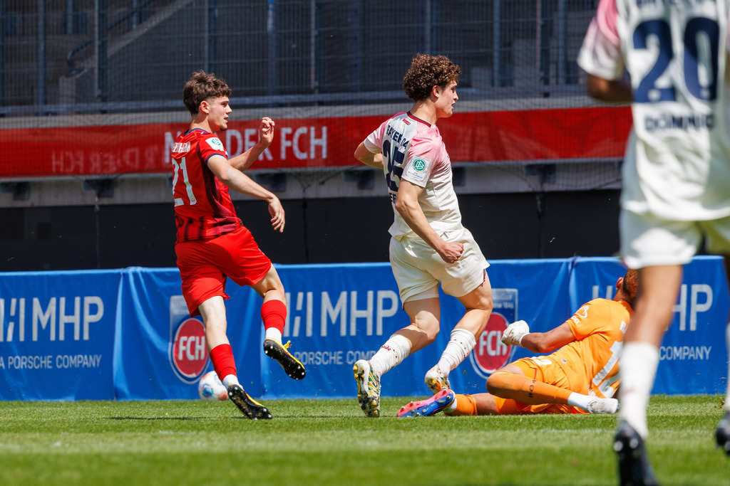 20260503-U19_FCH-LEV_159 | 1.FC Heidenheim 1846 vs. Bayer 04 Leverkusen, Fußball, U19, A-Junioren, NWL, U19-DFB-Nachwuchsliga, 2025/2026, Achtelfinale, 03.05.2026 in Heidenheim, Voith Arena(Foto: Michael Bulling) - Realisiert mit Pictrs.com