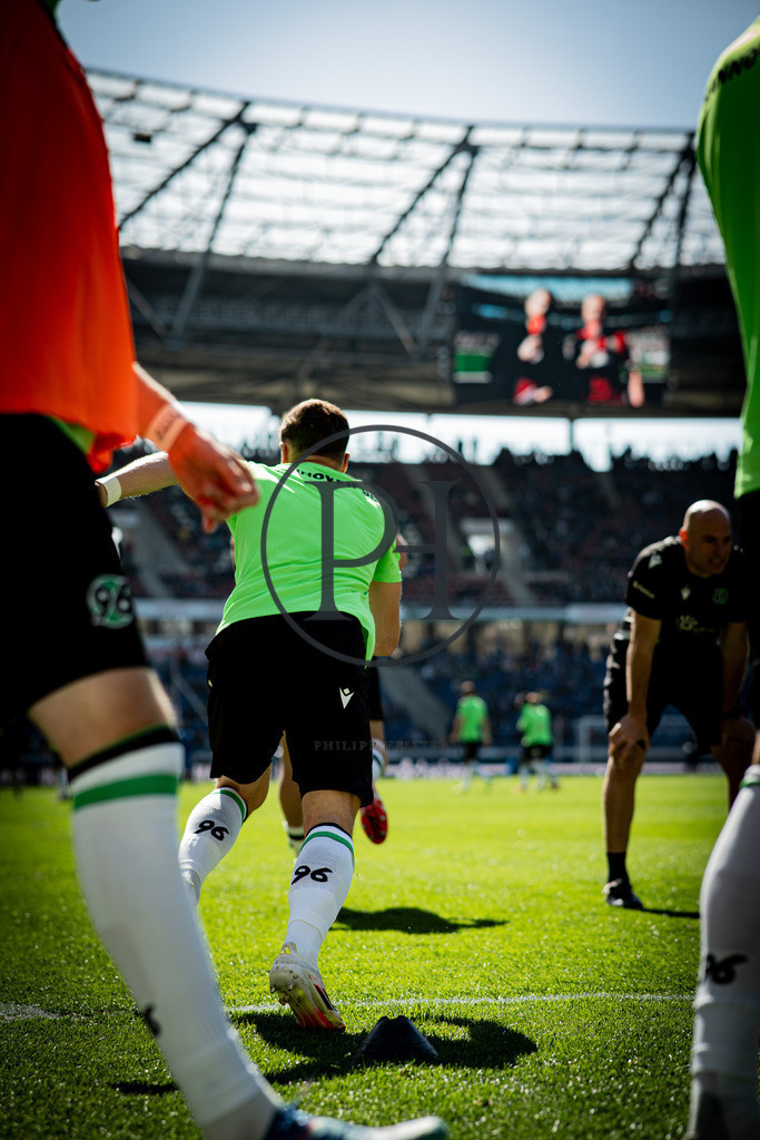 Hannover 96 vs 1. FC Magdeburg – 2. Bundesliga – 29.03.2025 | Szene aus dem 2. Bundesliga-Spiel des 27. Spieltags zwischen Hannover 96 und dem 1. FC Magdeburg am 29. März 2025 in der Heinz von Heiden Arena in Hannover. Endstand: 0:0. Fotografiert von Philipp Heist. - Realisiert mit Pictrs.com