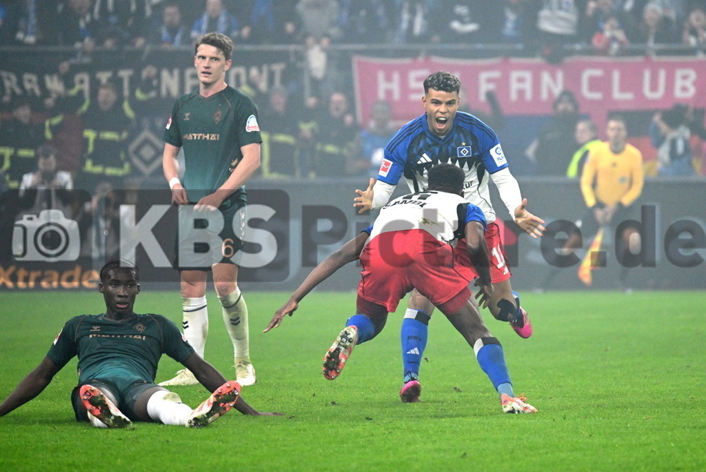 KBS Picture_HSV-WerderBremen_020 | v.l. Coulibaly Karim (Werder Bremen) , Stage Jens (Werder Bremen) , Torschuetze Sambi Lokonga Albert Sambi (HSV) und Koenigsdoerffer Ransford-Yeboah (HSV) ,Sportplatz :  Volksparkstadion, - Realisiert mit Pictrs.com