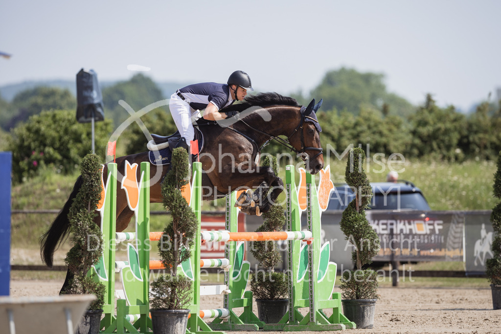 230624_PfSpTa_L-Spr-371 | Deine schönsten Turniermomente als professionelle Fotos! Entdecke hochwertige Pferdesport-Fotografie im Online-Shop. Jetzt Fotos finden & bestellen!