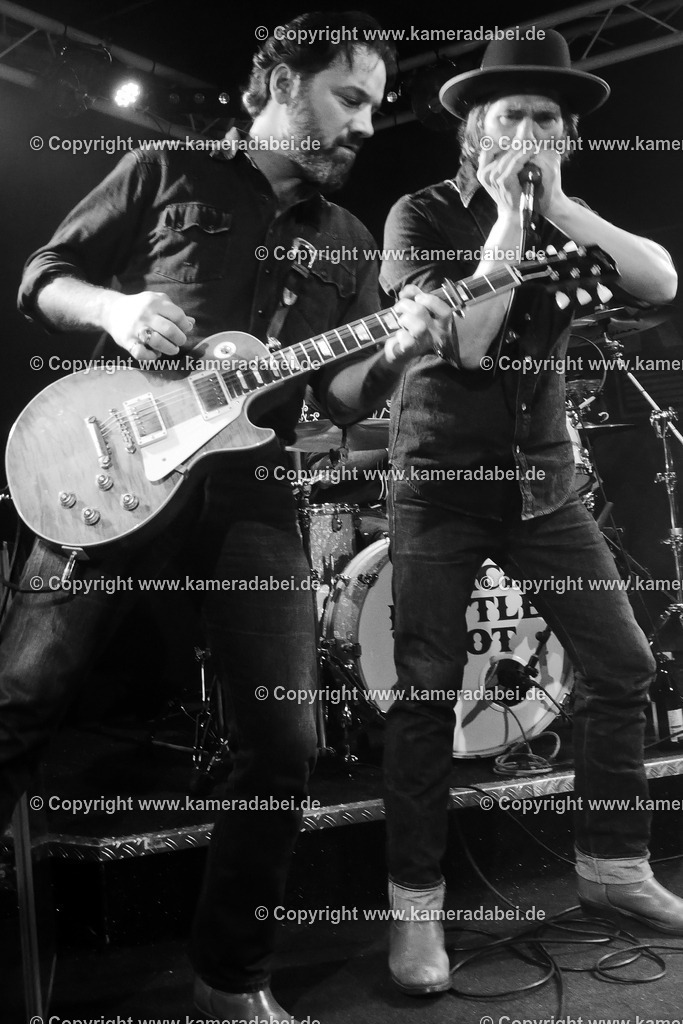 Konzert : Black Bottle Riot am 14.11.2025 im Rare Guitar in Münster | Konzert : Black Bottle Riot am 14.11.2025 im Rare Guitar in Münster - Realisiert mit Pictrs.com