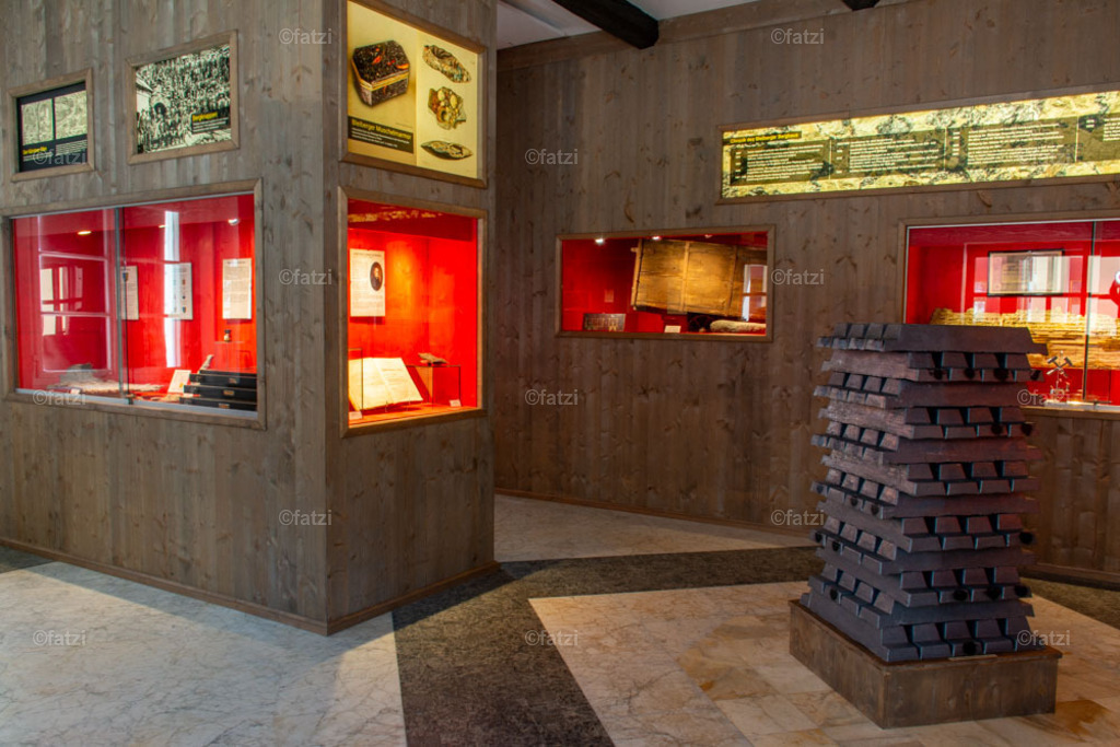 Bergbau-Museum Innen _fatzi_20230908-142809 | Fatzi Bilder-Archiv! 
Die Bilder sind für private Nutzung lizenzfrei. Die kommerzielle Nutzung ist möglich und erwünscht, jedoch bitte ich um vorherige Kontaktaufnahme per E-Mail (info@fatzi.at) oder unter +43 650 7828269 - Realisiert mit Pictrs.com