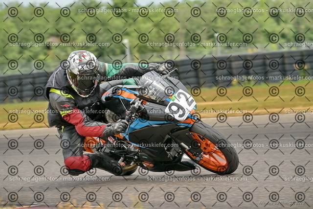 25bt05-1197 | markuskiefer.com - Realisiert mit Pictrs.com